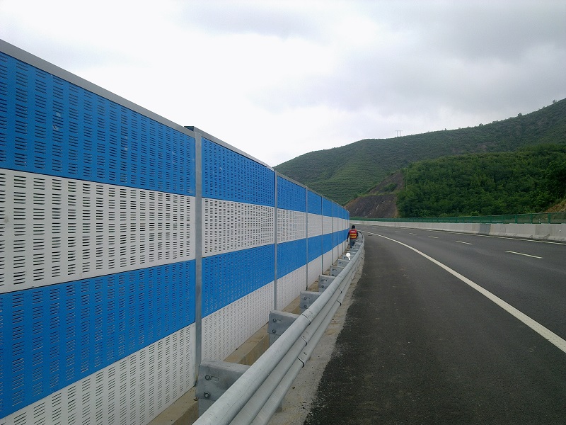 <a href=http://tools.sszanggu.cn/news_article?news_id=122>聲屏障</a>